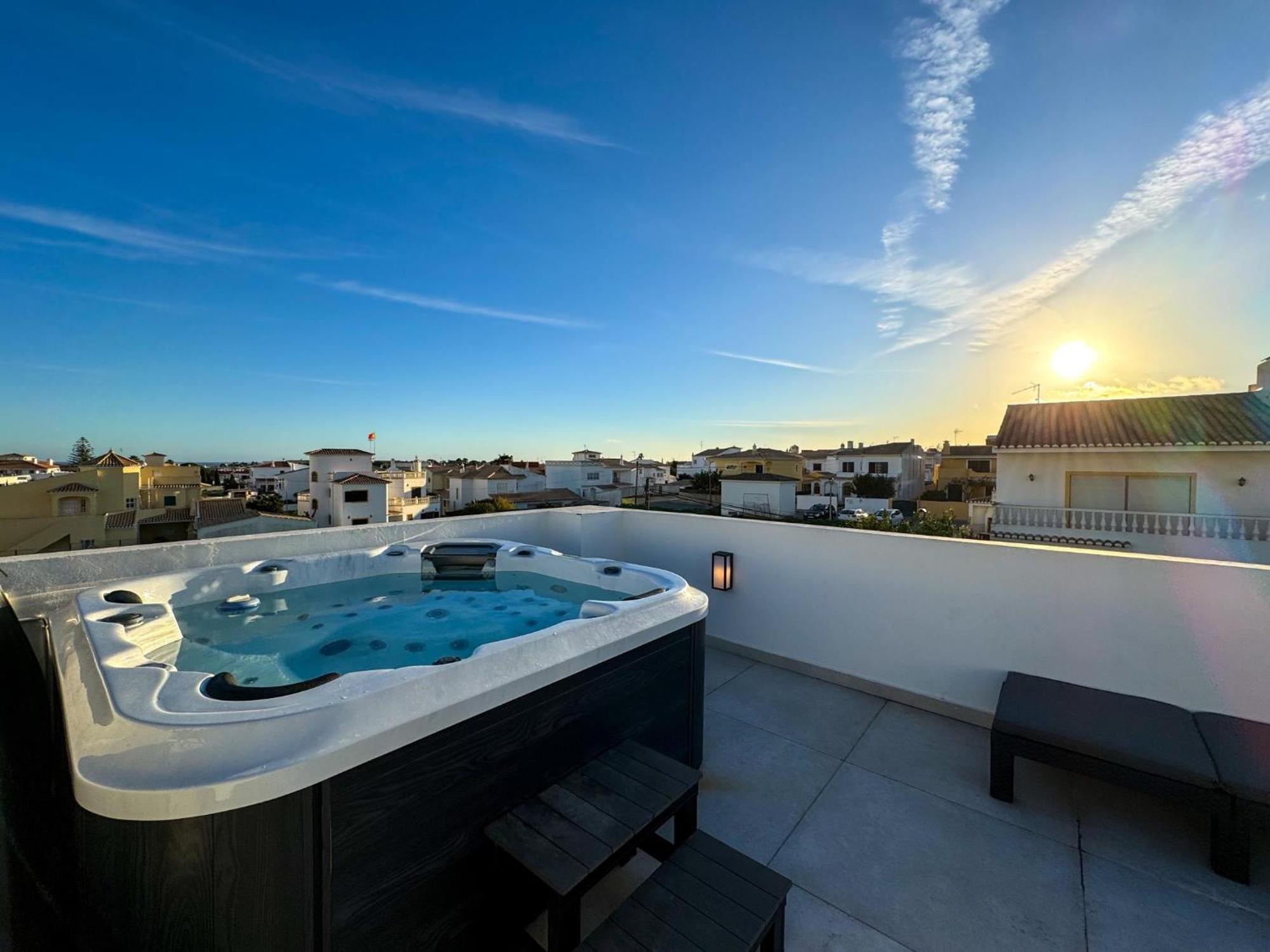 Casa vacanze House With Jacuzzi Near The #1960 *